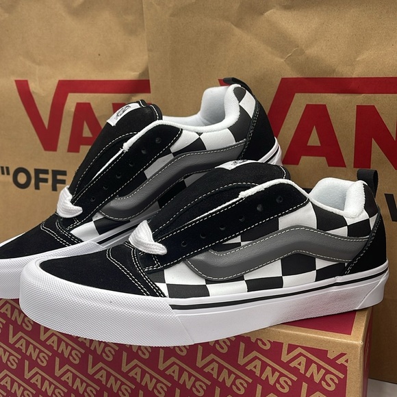 Vans Men’s Knu Skool Mega Check Black
VN0009QCCJJ
Sneakers - Picture 7 of 16